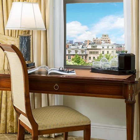 فندق ذا نيوبيري بوسطن المظهر الخارجي الصورة A writing desk