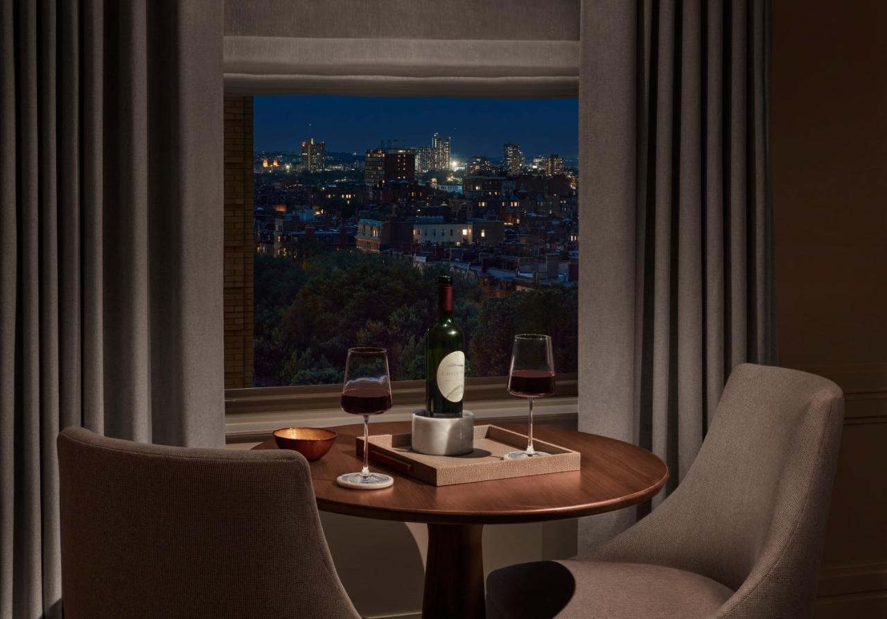 فندق ذا نيوبيري بوسطن المظهر الخارجي الصورة A view of the city from a suite at the hotel