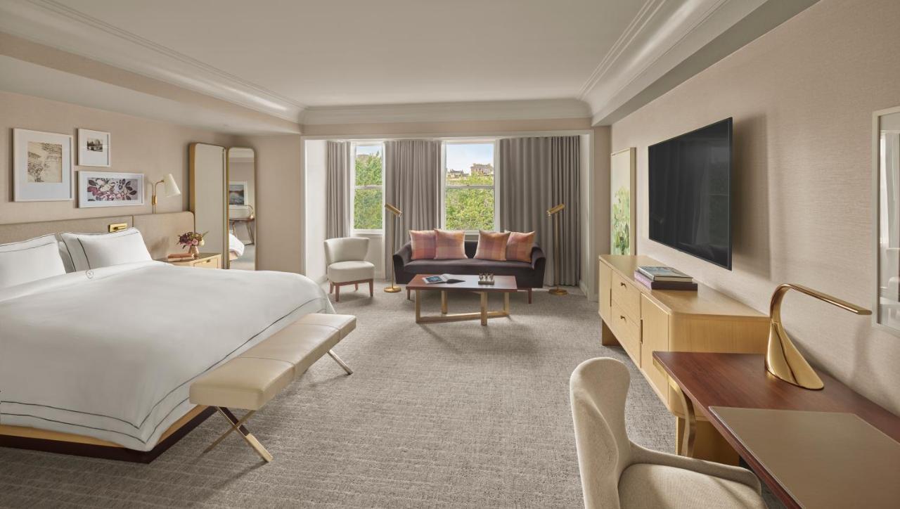 فندق ذا نيوبيري بوسطن المظهر الخارجي الصورة A guest room at The St. Regis Washington, D.C.