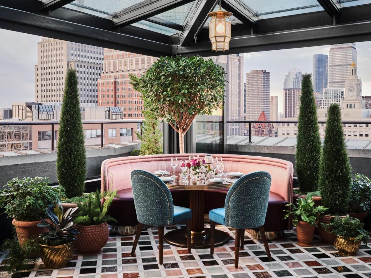 فندق ذا نيوبيري بوسطن المظهر الخارجي الصورة The rooftop bar at the London edition