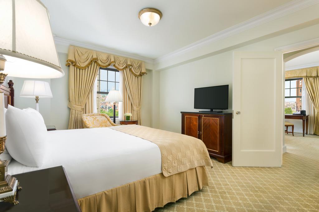 فندق ذا نيوبيري بوسطن المظهر الخارجي الصورة A bedroom at The Ritz-Carlton, Boston
