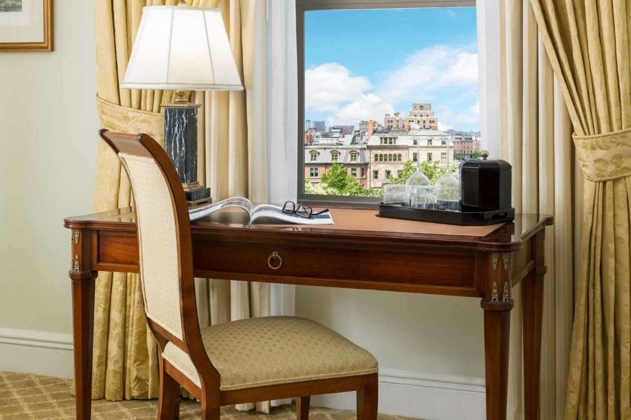 فندق ذا نيوبيري بوسطن المظهر الخارجي الصورة A writing desk